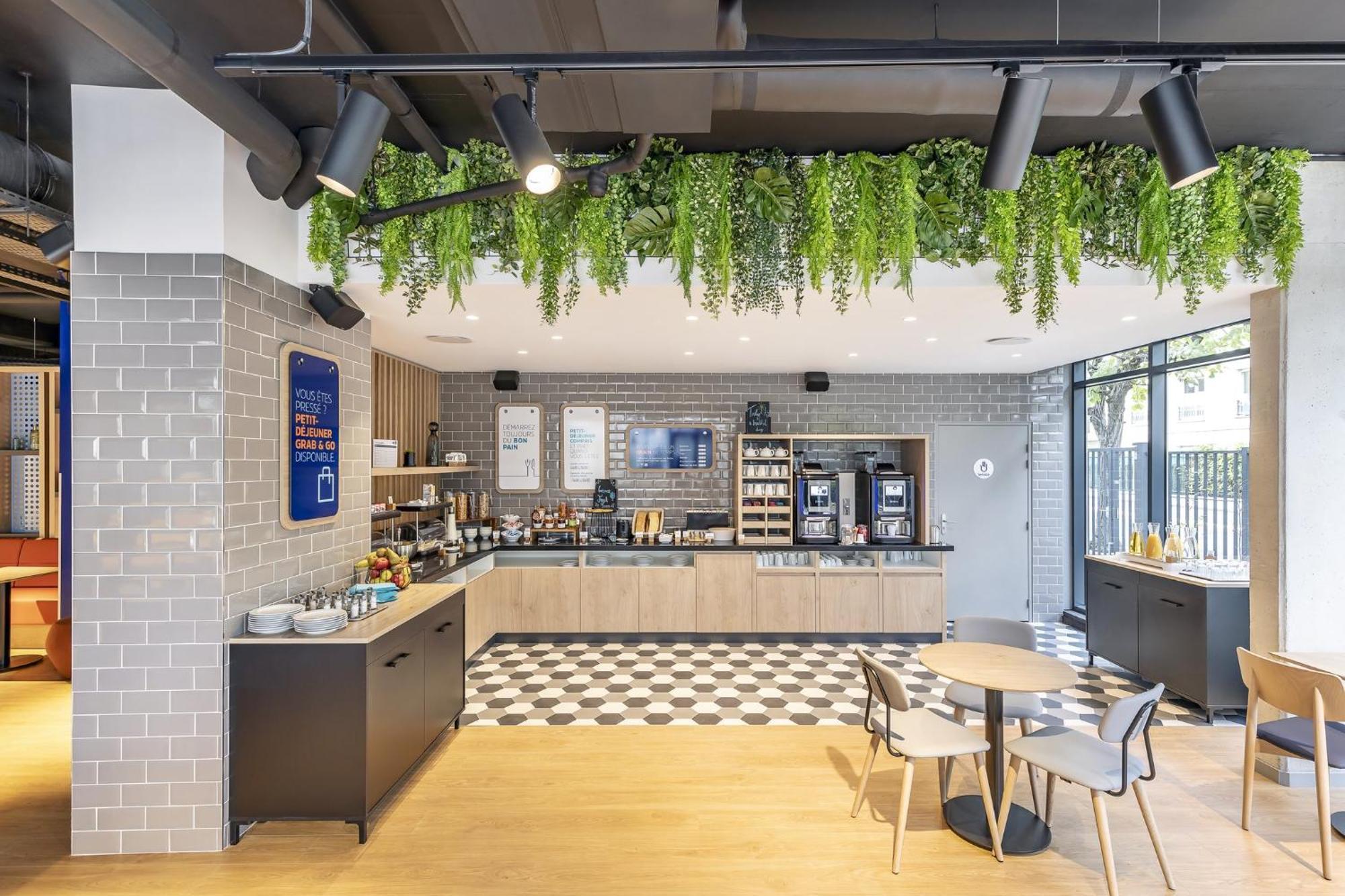 Holiday Inn Express Paris - Poissy By Ihg Esterno foto