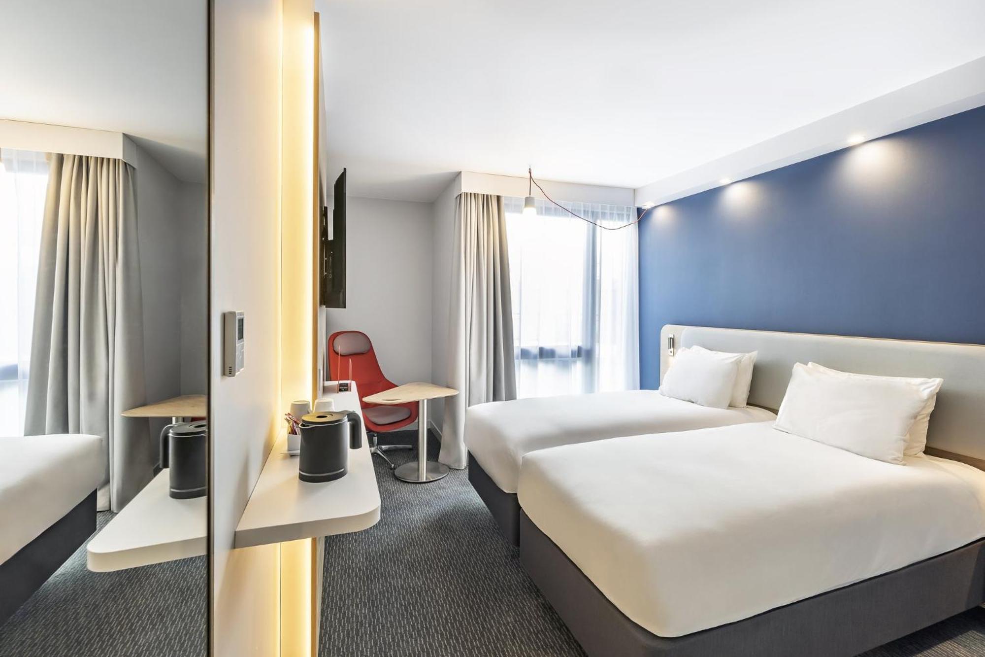 Holiday Inn Express Paris - Poissy By Ihg Esterno foto