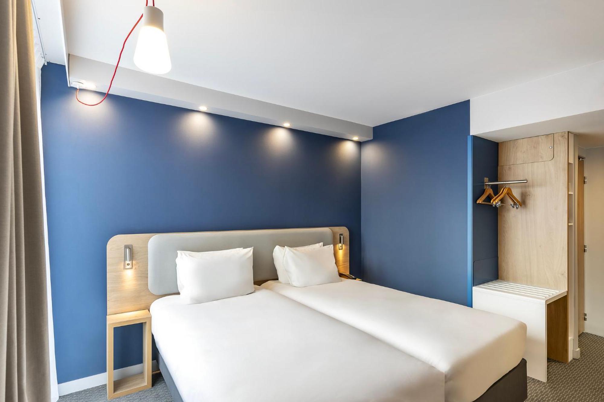 Holiday Inn Express Paris - Poissy By Ihg Esterno foto
